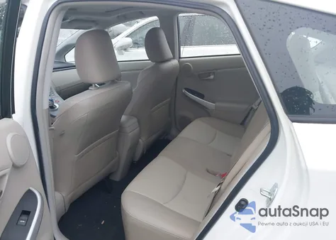 2014 Toyota Prius Four z USA, uszkodzony, nr VIN JTDKN3DU3E1766637